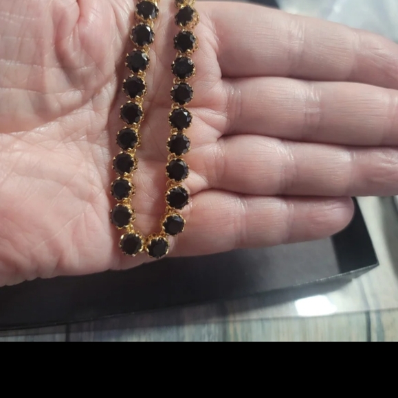 N85  Natural Black Spinel Rosette Necklace